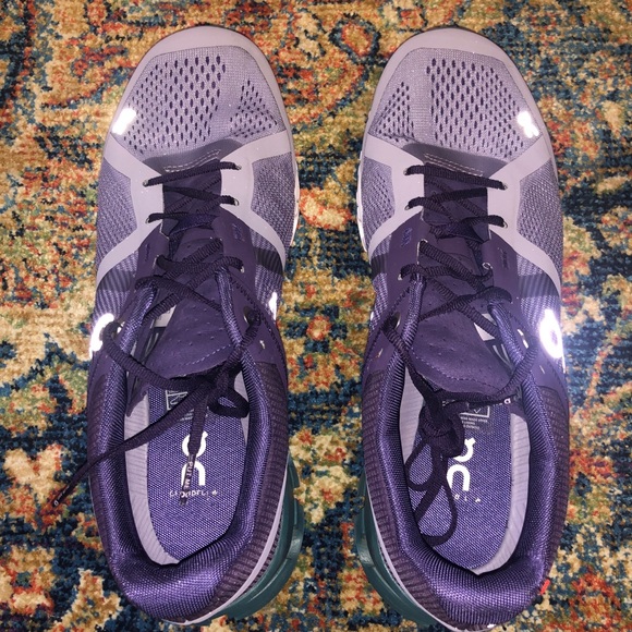 Shoes - shoes available- ON cloudflow running sneakers